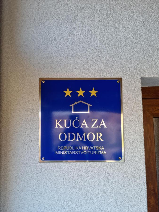 Kuca Za Odmor Baron Villa Kutjevo Buitenkant foto
